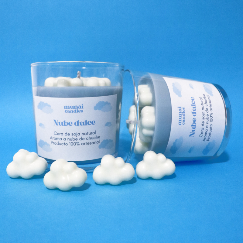 Vela aromática de cera de soja con aroma a nube de chuche Munai Candles