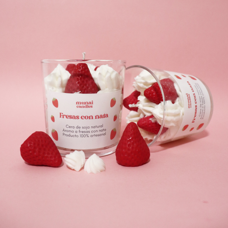 Vela aromática de fresas con nata Munai Candles